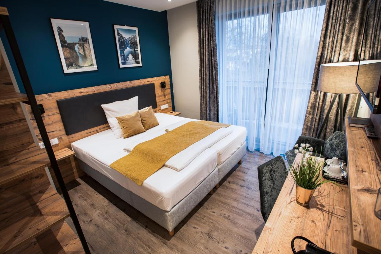 Hotel & Restaurant Rizzelli Superior นอยชตัดท์ อัน เดอ ไอส์ช ภายนอก รูปภาพ