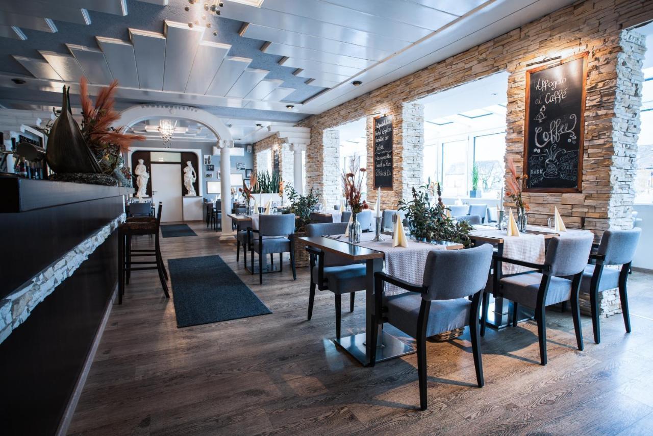 Hotel & Restaurant Rizzelli Superior นอยชตัดท์ อัน เดอ ไอส์ช ภายนอก รูปภาพ